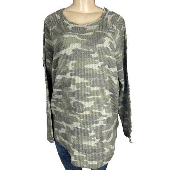 Peace & Pearls XL Green Camouflage Print Waffle Knit Crew Neck Long Sleeve Top - Picture 2 of 6